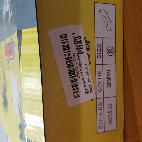 Forever. Taupe; Man Made Leather Wedges; Round Toe. Size 8. NIB - Picture 3 of 12